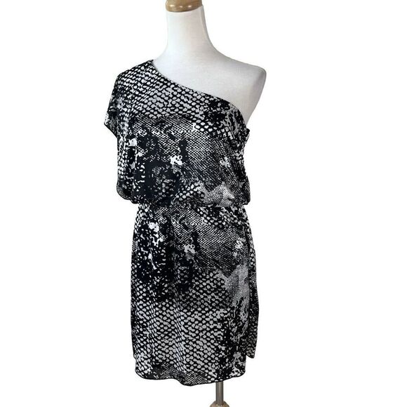 Black White One Shoulder Dress Size Small City Triangles - Picture 1 of 14